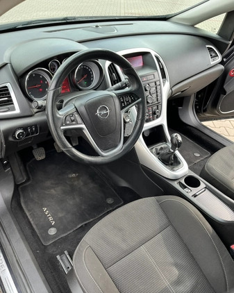 Opel Astra cena 16900 przebieg: 210000, rok produkcji 2009 z Radom małe 232